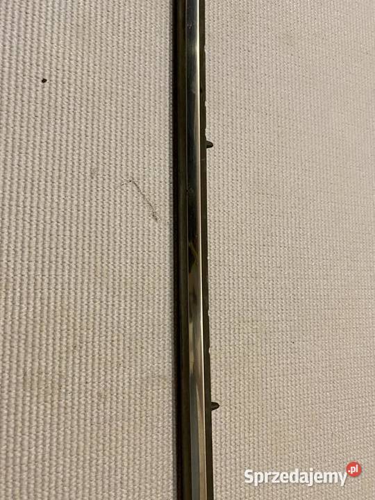 MercedesBenz W123 Listwa błotnika prawy tył osobowe