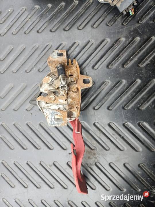 Zamek maski Alfa Romeo 147 lift Szczecin