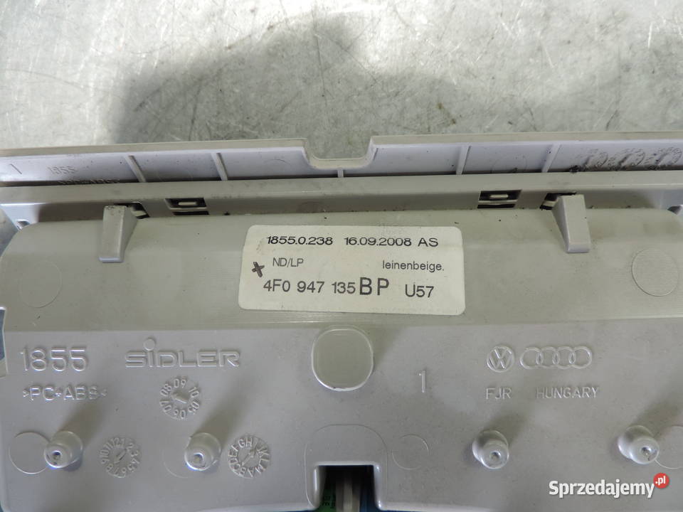 A6 C6 LAMPKA PODSUFITKI OŚWIETLENIE 4F0947135BP sprzedam