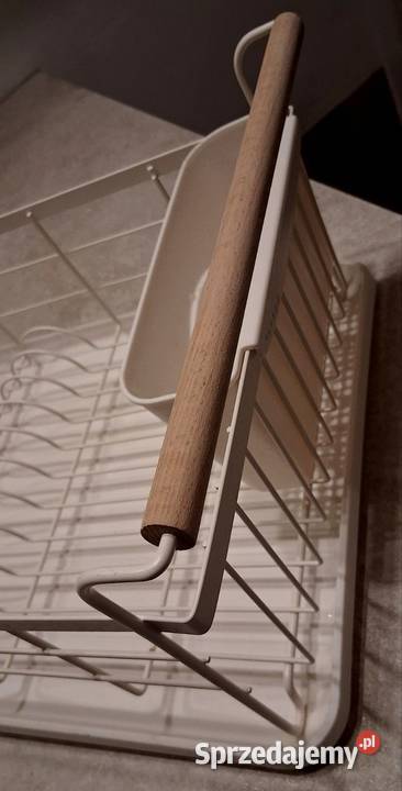 Suszarka do naczyń z elementami drewna opolskie