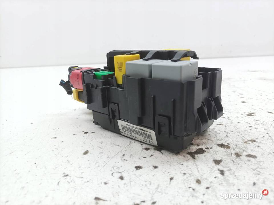 SKRZYNKA BEZPIECZNIKÓW 9806192580 16 HDI Peugeot Skrzynki bezpieczników