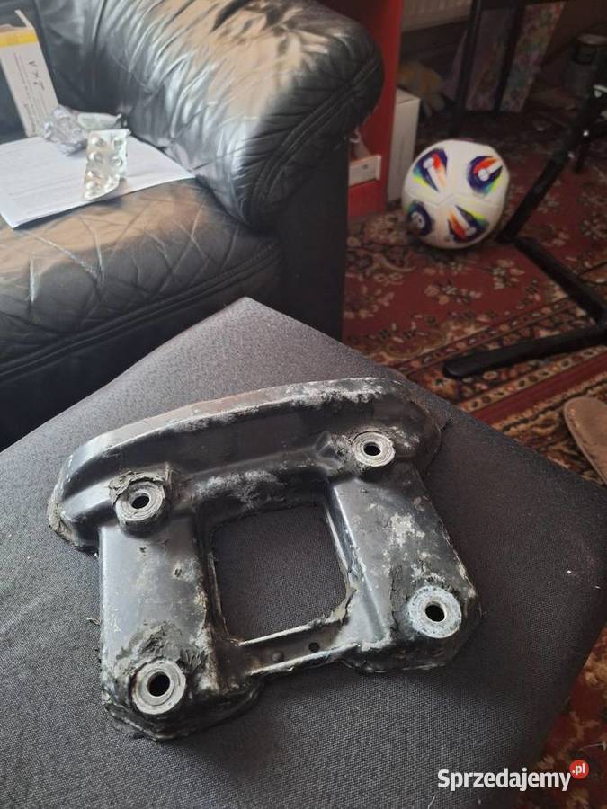 pokrywa zaworów klr 600650 Piła