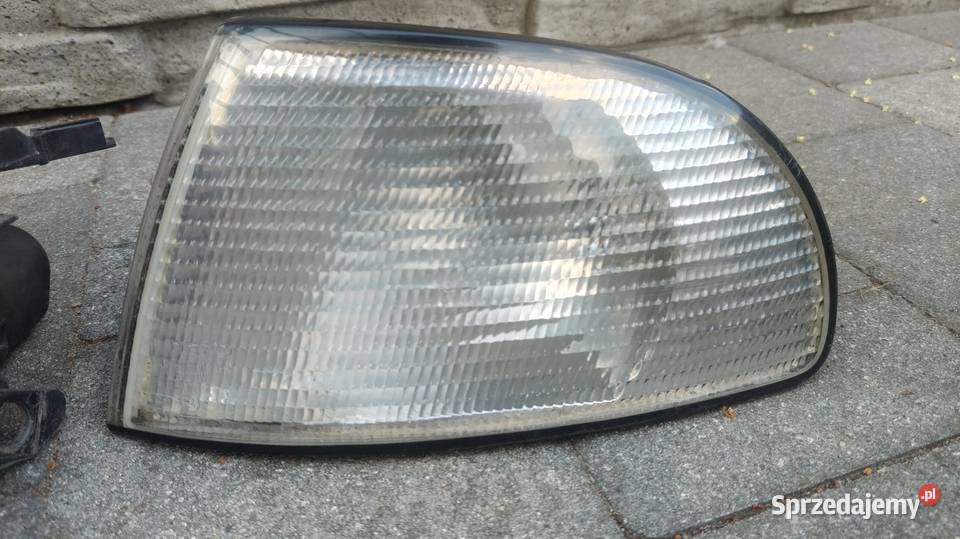 Zestaw lampy Audi A4 B5 reflektor lewy Rok produkcji 1996 Łódź