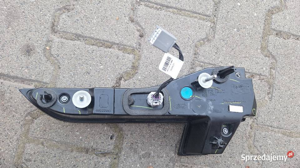 Lampa tylna w klape Raczyn