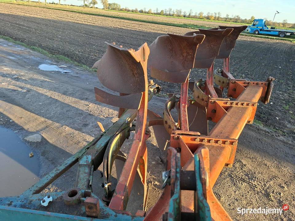 Plug 4 skibowy obrotowy Kverneland na resorze nieuszkodzony Maszyny rolnicze Borek Wielkopolski sprzedam