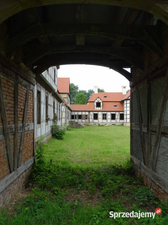 XVIIIwieczny zespół dworskoparkowy Świerzno