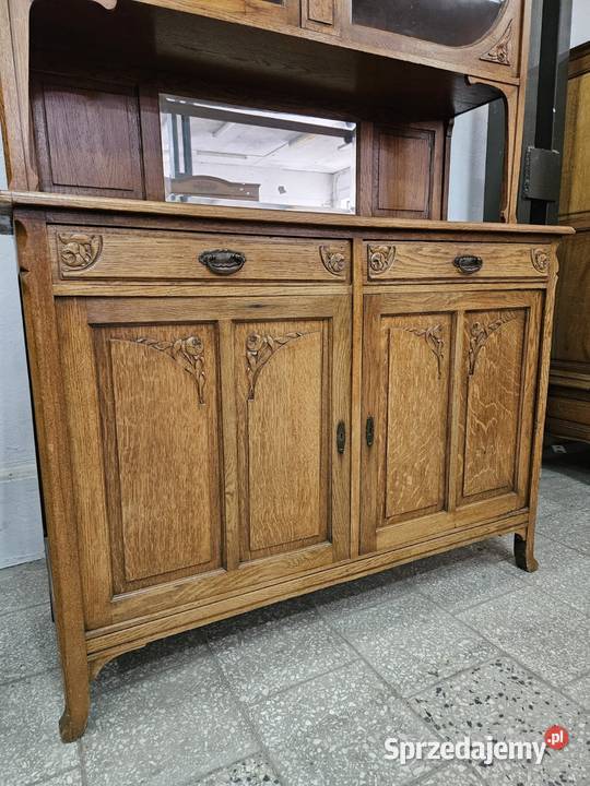 Dwa stare dębowe kredensy secesyjne z Francji Kredensy i witryny