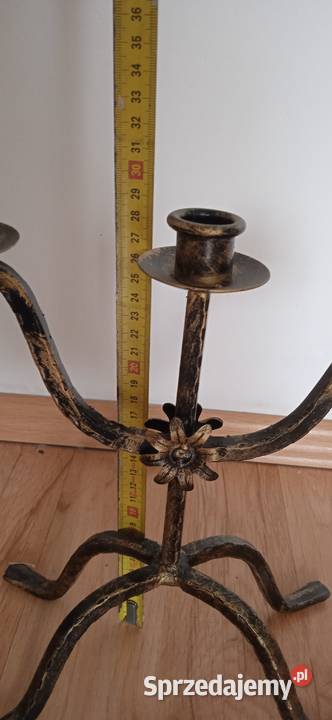 Metalowy świecznik Świdnica