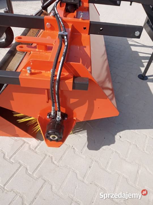 Zamiatarka drogowa 20m firmy Metal Technik Włocławek