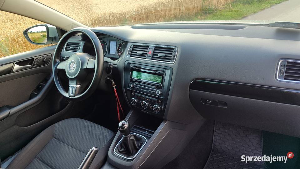 Piękna Srebrna VW Jetta 16 TDI 105 212 gniazdo AUX Strzelin