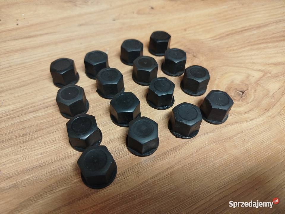 Nakładki kapturki na nakrętki koła Trabant Świdnica sprzedam