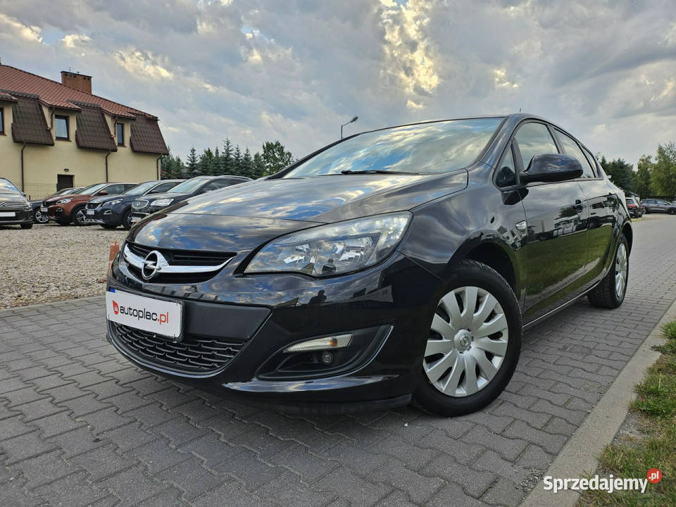 Opel Astra Navi pół skóra niski przebieg grzane wspomaganie kierownicy Warszawa sprzedam