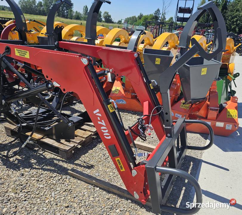 ŁADOWACZTUR do C360 C330 MF 255 zetor 50117211 pomorskie Stegna sprzedam