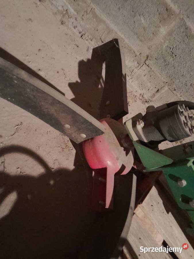 Wygarniacz gałęzi Sadkowice