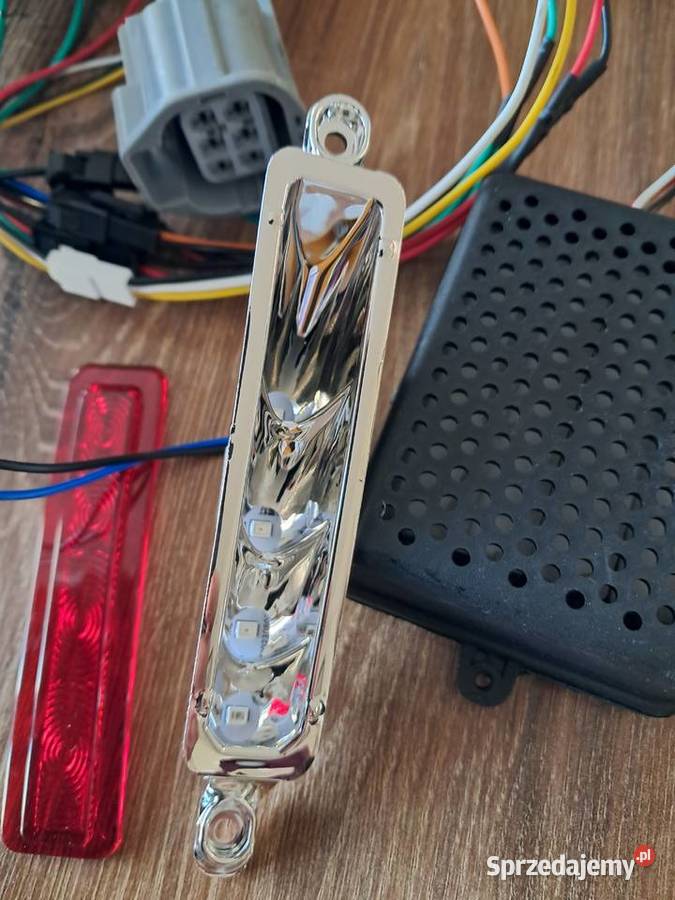 nowe wewnętrzne elementy do lampy Land Rover Sandomierz