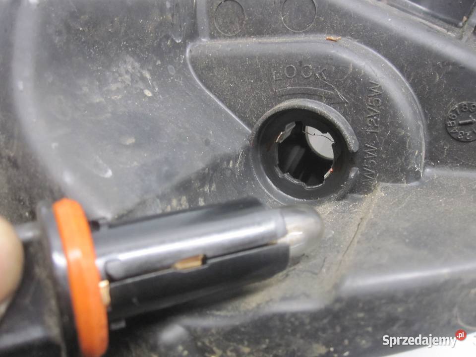 KIA SOUL 16 09r lampa lewa przód ANGLIK