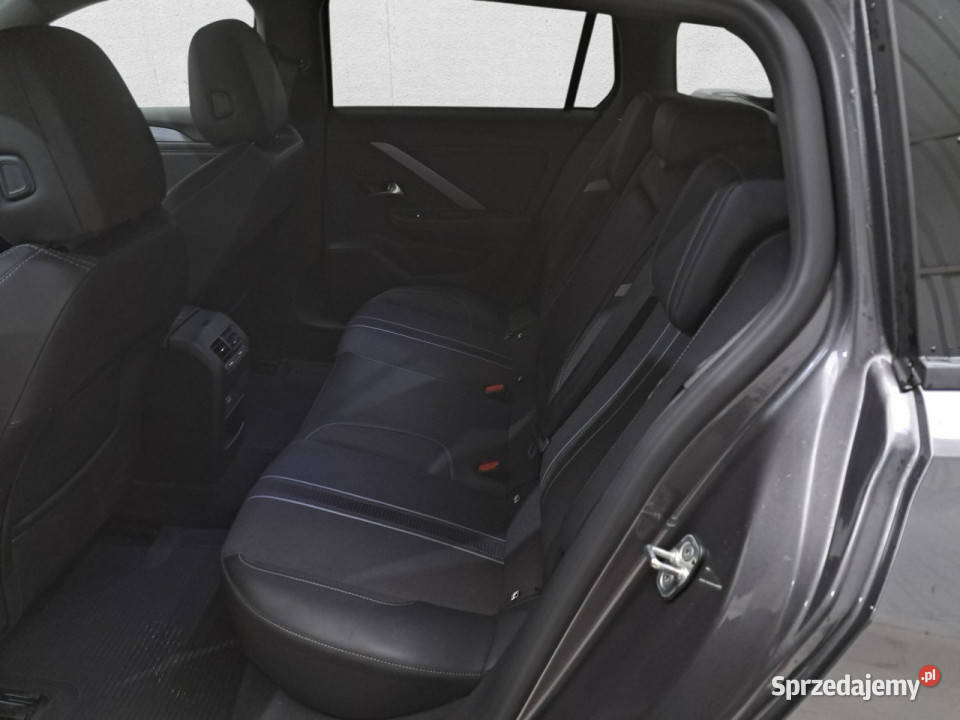 Opel Astra L 2021 1498cm3 Komorniki