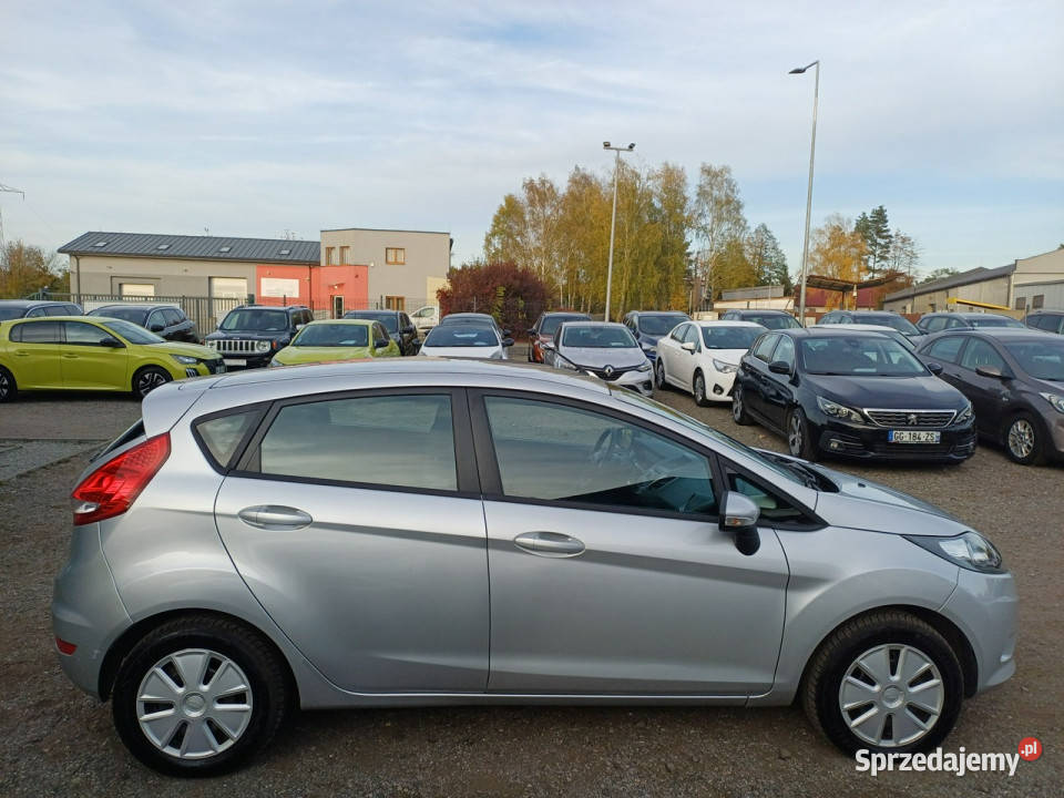 Ford Fiesta Serwisowany BEZWYPADKOWYKlima isofix Chrzanów