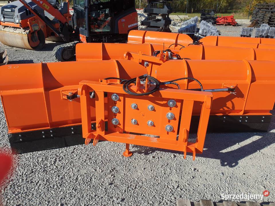 Duży mocny pług do śniegu do tura strzałka Metal Czarny Dunajec sprzedam