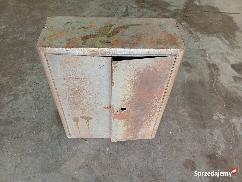 Szafka wisząca na narzędzia styl PRL warmińsko-mazurskie Kętrzyn