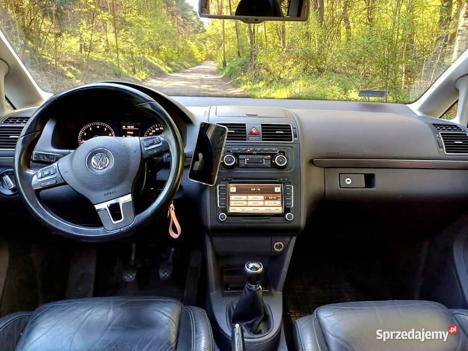 VW Touran 14 TSI 140 PANORAMA SKÓRA KLIMATRONIC