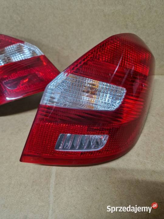 Skoda fabia 2 lift kombi lampa lewy prawy tył