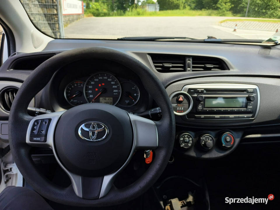 Toyota Yaris 10 benzyna 70 PORYSOWANA Kęty