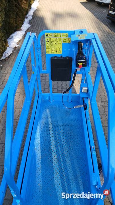 Elektryczny samojezdny podnośnik nożycowy