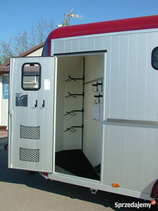 Przyczepa do przewozu 4 koni czterokonna