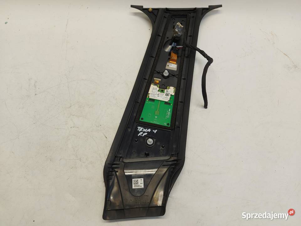 TESLA MODEL Y 2024r ZEWNĘTRZNA LISTWA SŁUPKA sprzedam