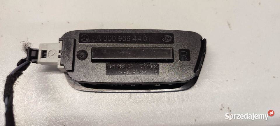 MERCEDES GLC W253 X253 LAMPKA KABINY A0009064401 osobowe Oświetlenie kabiny