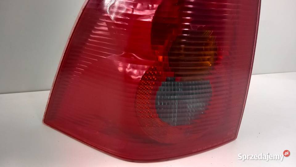PEUGEOT 307 SW LAMPA TYŁ LEWA osobowe Światła stop Zbierkowo