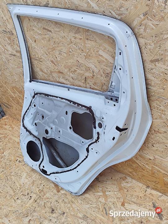 TOYOTA YARIS III 3 2011 5D DRZWI PRAWE TYLNE TYŁ Drzwi Przemęt