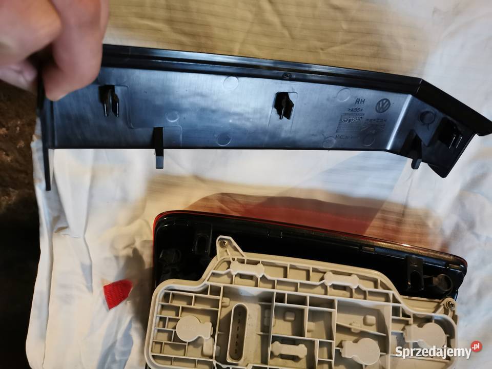 caddy lampa tył prawa z klapą do góry lampy tylne Rzeszów sprzedam
