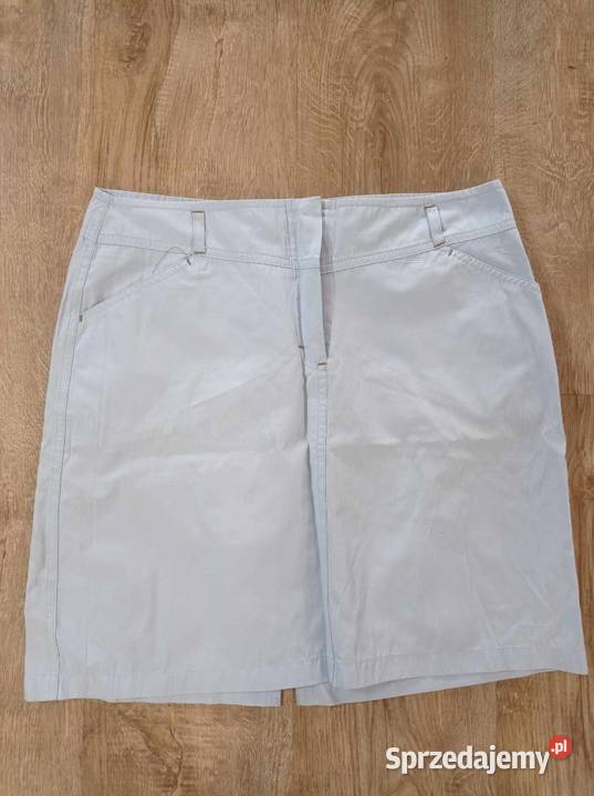 Błękitna spódnica marki Reserved Hajnówka