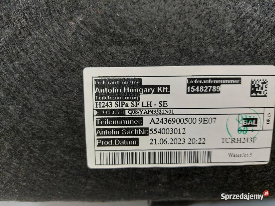 Mercedes EQA 250 W243 TAPICERKA BOCZEK BAGAŹNIKA osobowe