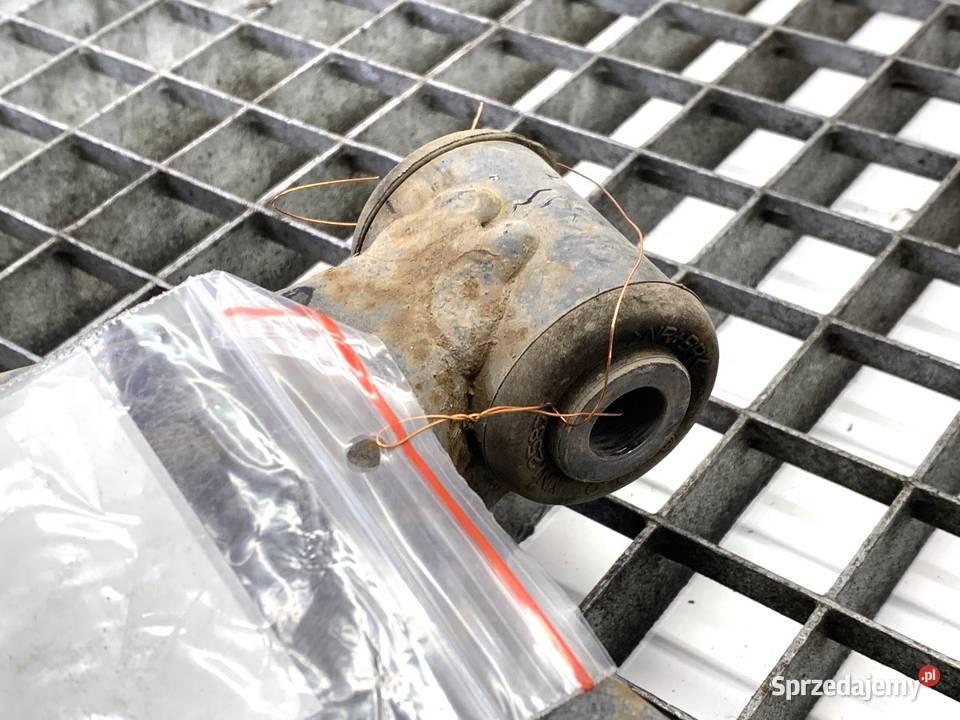 WAHACZ LEWY PRZÓD MITSUBISHI OUTLANDER III SUV osobowe