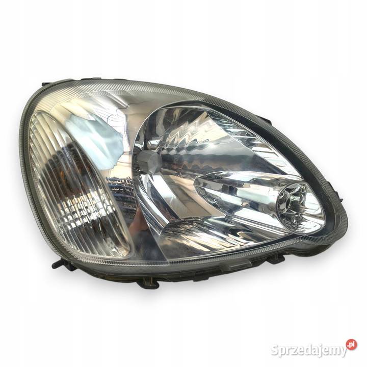 LAMPA PRAWA Toyota Yaris I LIFT 0306 prawy przód Chełm sprzedam