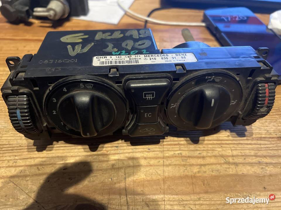 Panel nawiewu mercedes 2108303185 osobowe Margonin