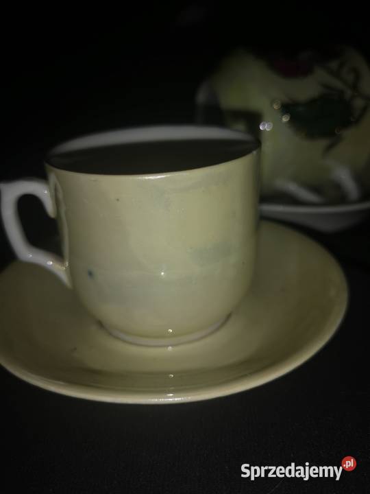 Filizanka opalizowana z wypuklym dekorem Gdańsk