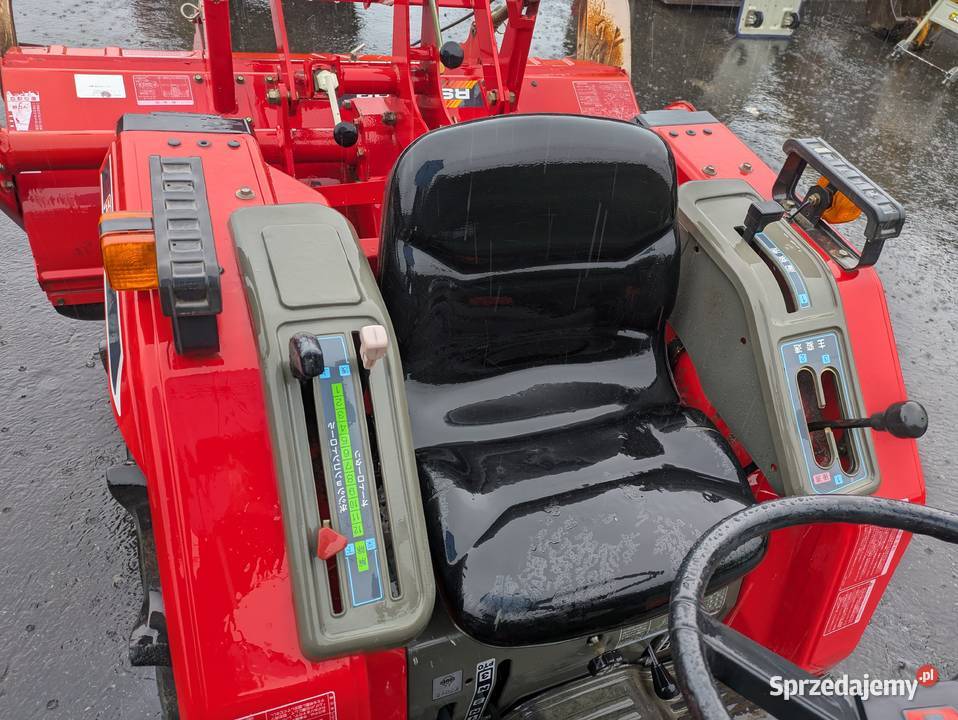 Traktor Yanmar F7D 17 Skała