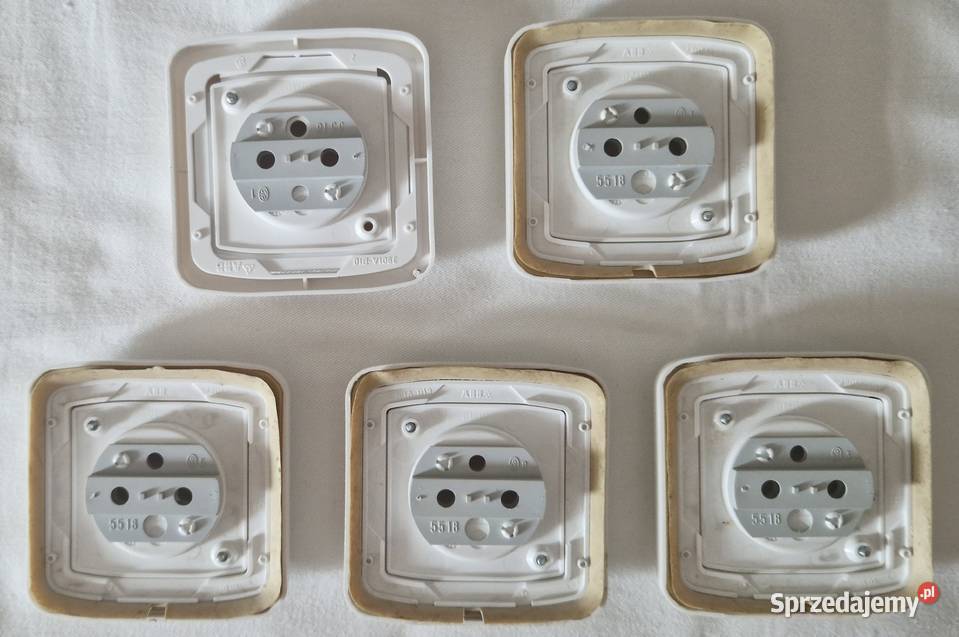 Płytka czołowa gniazda z uziemieniem pokrywa Warszawa