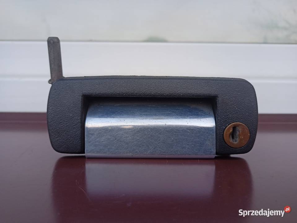 Fiat 126p Maluch klamka zewnętrzna drzwi prawa Sieradz