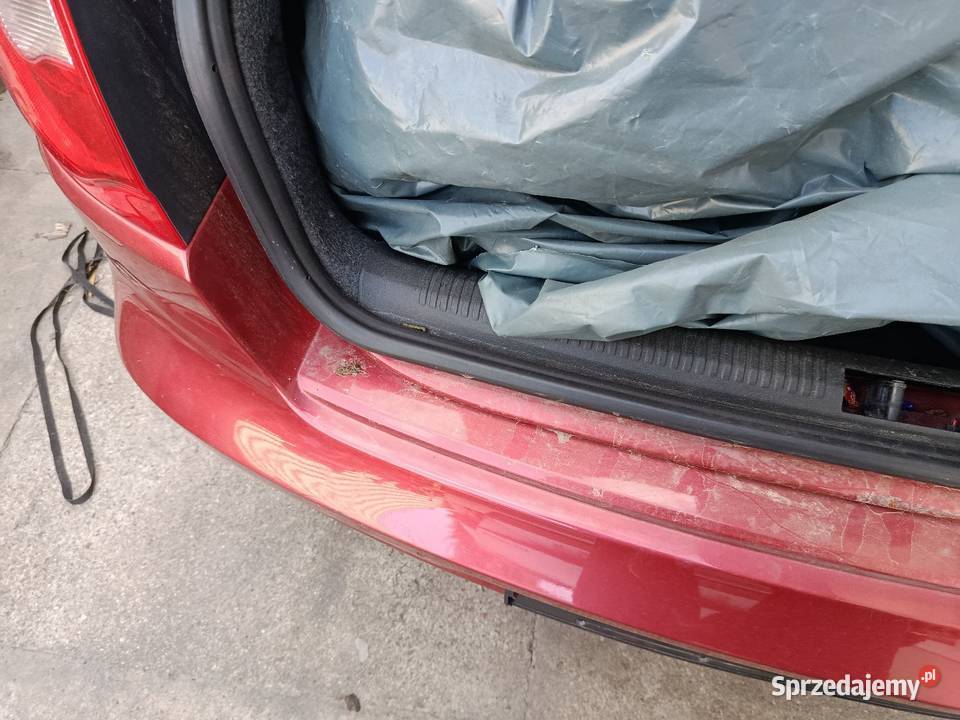 ZSeat exeo sedan tylny zderzak z czujnikami Rok produkcji 2010 sprzedam