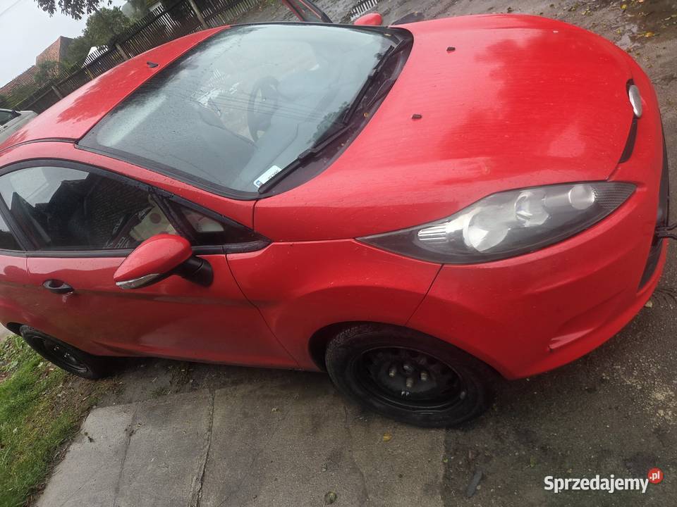Ford fiesta nieuszkodzony Dyszno