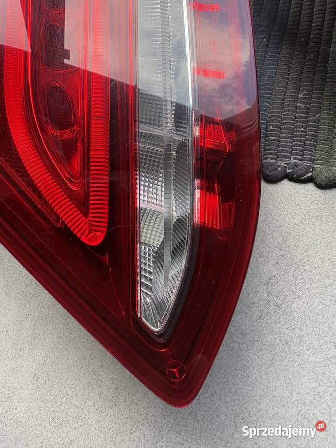 Lampy 2 sztuki full led tył Mercedes Benz C W205 Rok produkcji 2016 Ruda Śląska sprzedam