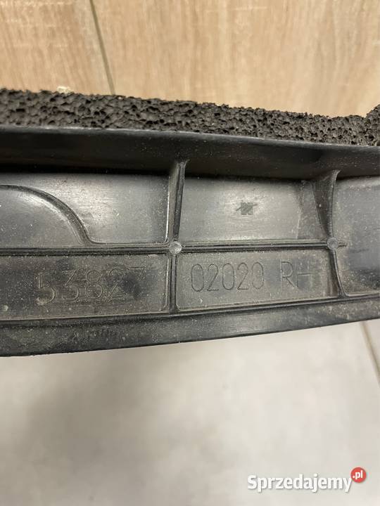 Toyota Auris osłona R 5382702020 R Części samochodowe Kozubszczyzna