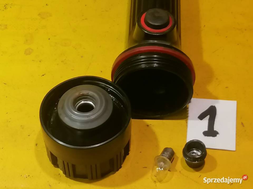 latarka PRL na baterie Turystyka Piotrków Trybunalski sprzedam