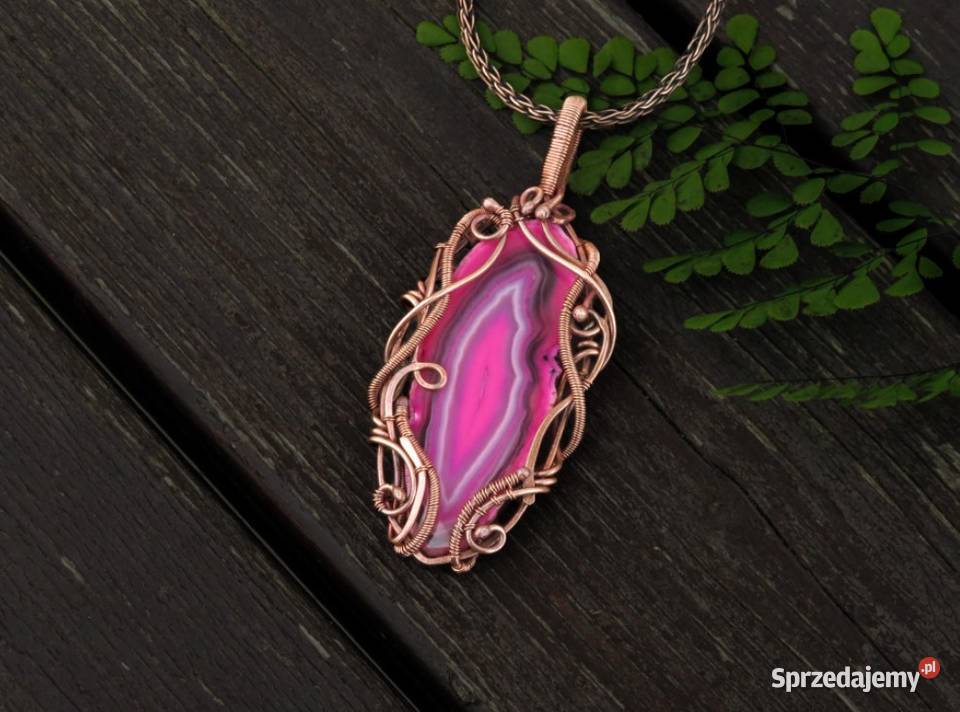 Wisiorek z różowym agatem rękodzieło Naszyjniki małopolskie