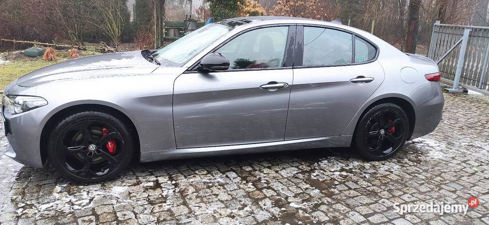 Alfa Romeo giulia Q4 asystent pasa ruchu